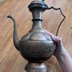 Vintage India Hand Etched Floral Brass Hammered Copper Teapot Genie Lamp